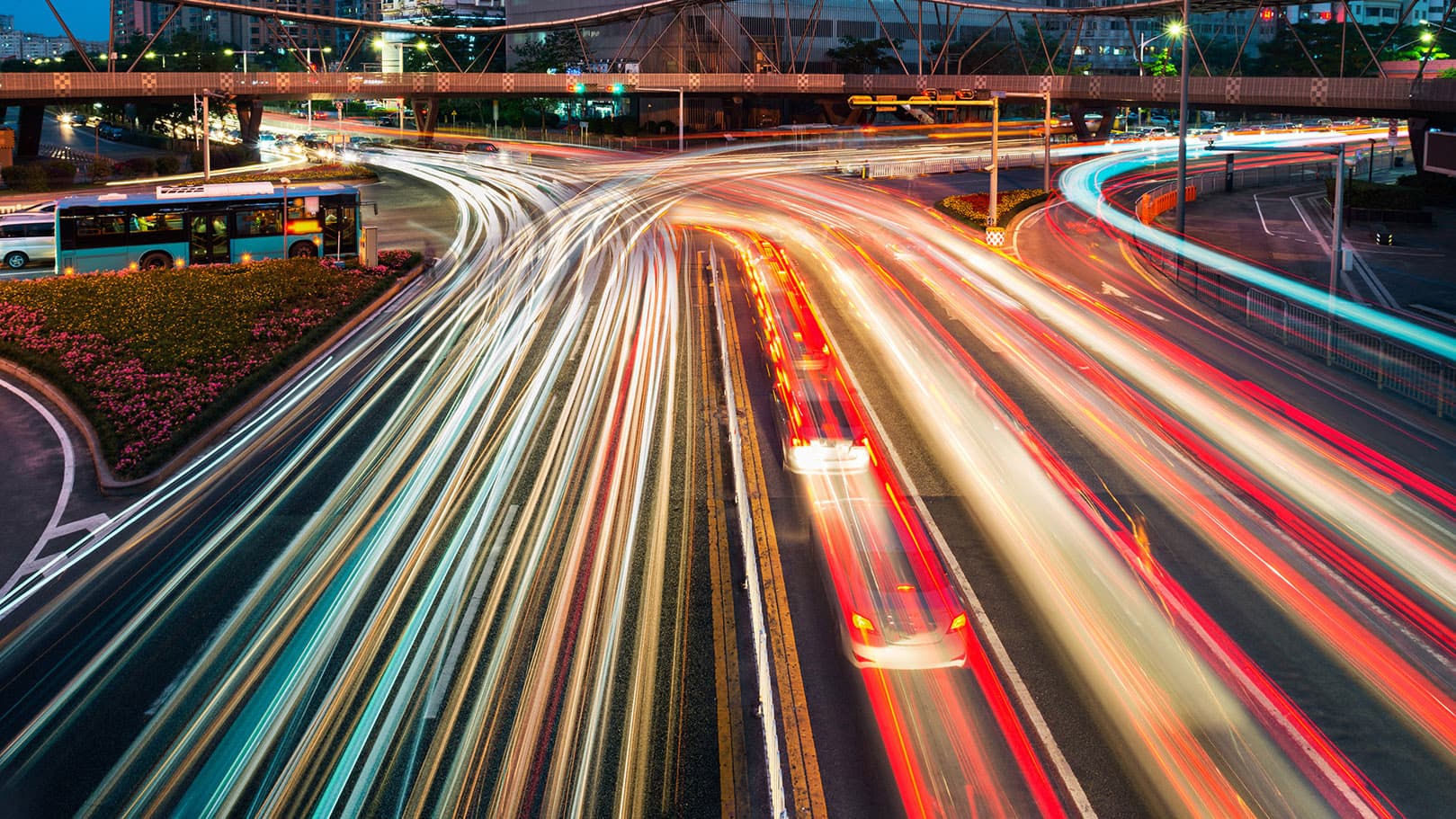 urban-traffic-light-trails-night-time urban-traffic-light-trails-night-time