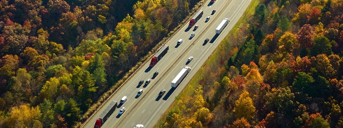 truck-i-40-freeway-in-north-carolina-leading-to-ashevill
