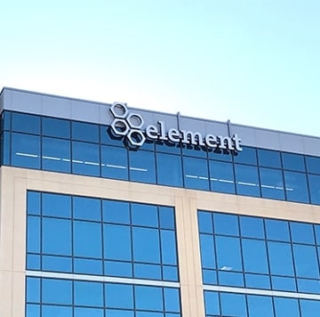 Logo sur le bâtiment d’Element